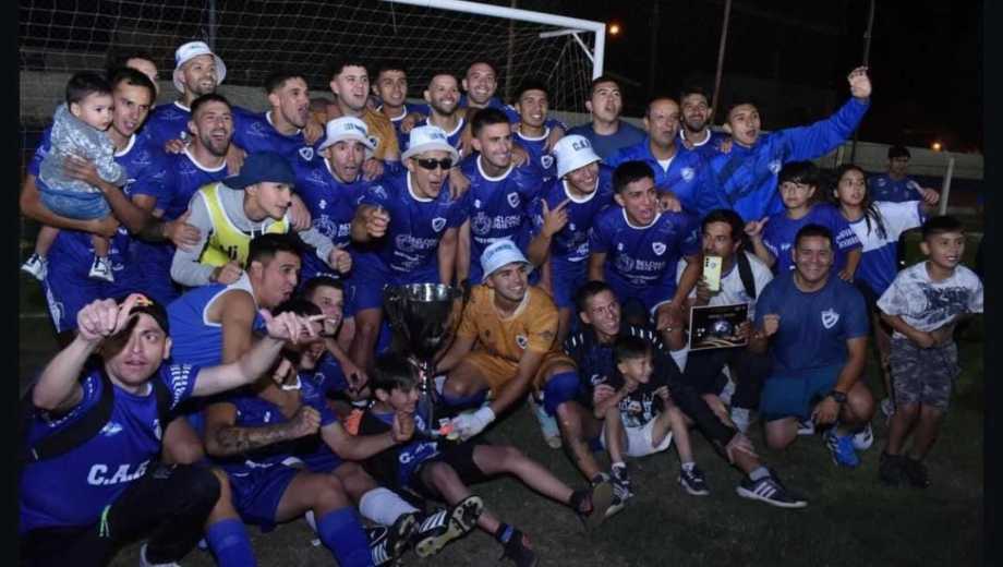 El festejo de Atlético Regina en La Mejor del Valle. (Foto: Ariadna Heredia).