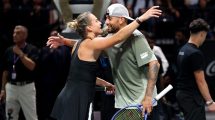 Imagen de Kyrgios venció a Sabalenka en la «Batalla de los Sexos» del tenis en Dubái
