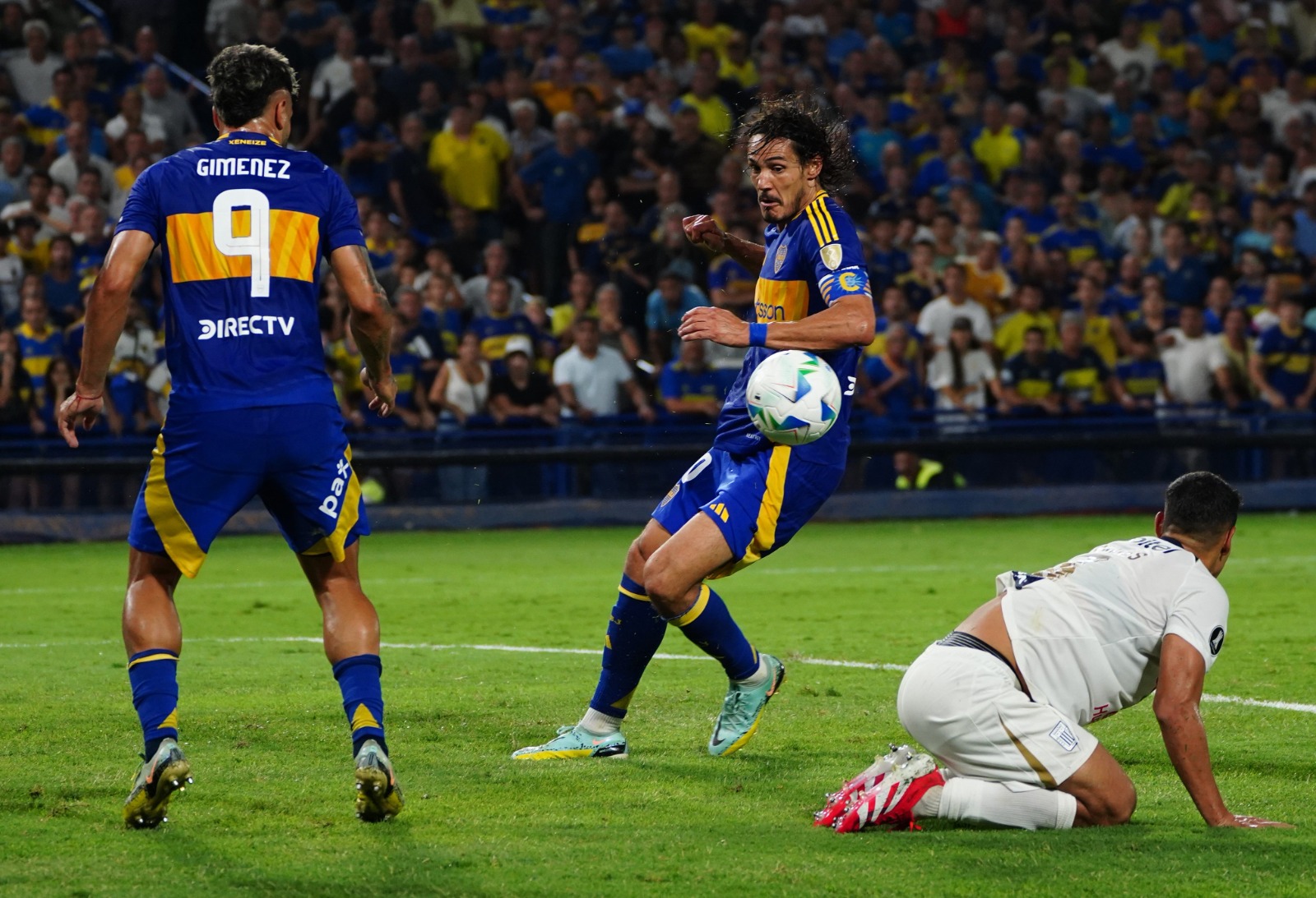 Edinson Cavani recordó su gol errado ante Alianza Lima: «Lo analicé mil veces»