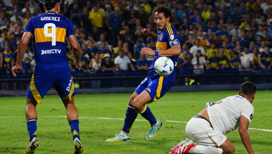 Edinson Cavani recordó el gol errado contra Alianza Lima. (Foto: Marcelo Carroll - Clarín Fotos)