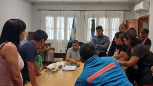 Tensión en Allen: el Municipio dio marcha atrás con los despidos de 29 trabajadores tras el reclamo de los gremios
