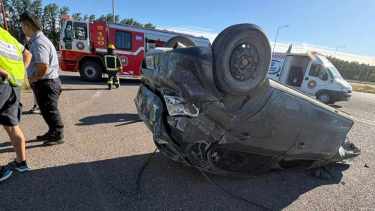 Cuatro heridos en un vuelco sobre la Ruta 22, cerca de Villa Regina