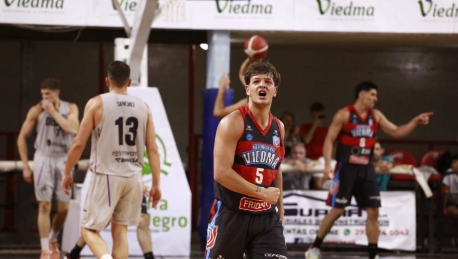 Petre se gana minutos y los aprovecha al máximo. Tuvo una gran planilla ante los pampeanos. (Marcos Aramburu)