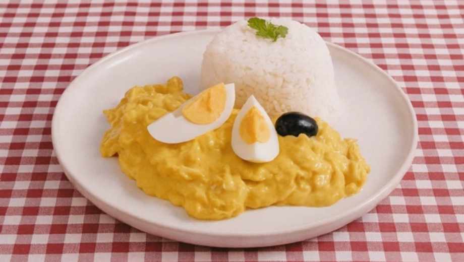 Ají de gallina peruano.-