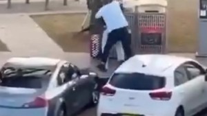 Tiroteo en Sidney: el momento que un civil desarmó al terrorista en pleno ataque en la playa