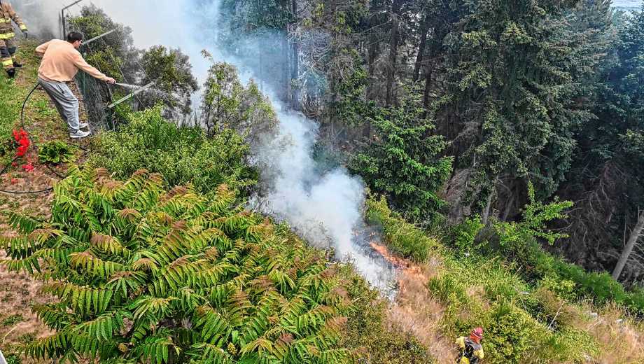 Incendio en Bariloche. Fotos: Alfredo Leiva 