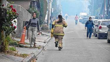 Incendio en un sanatorio de Bariloche: imputaron a un operario y la Justicia habló de una «negligencia» evitable