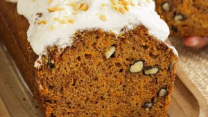 El mejor budín de zanahoria casero: súper húmedo y fácil de hacer