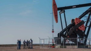 La minería crece por el petróleo y el litio, pero se agravan las caídas en oro, plata y minerales para la construcción 