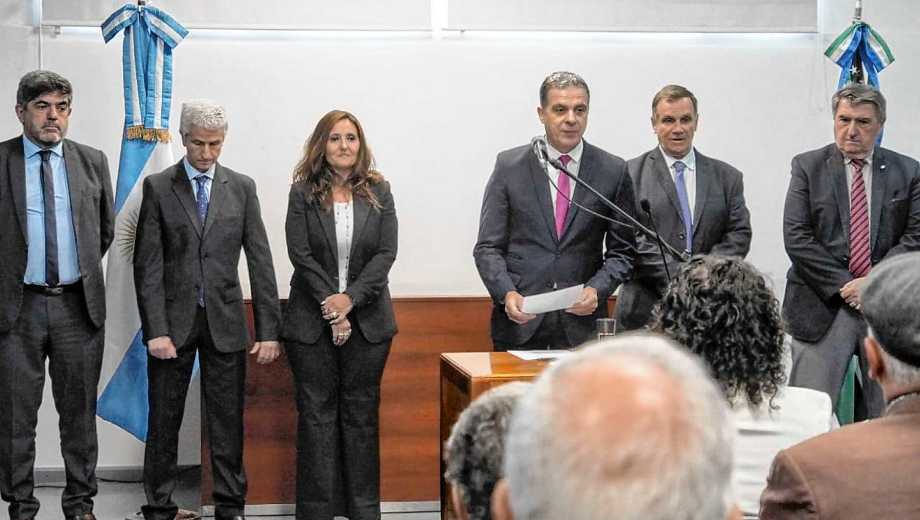 El acto que presidió este lunes Ricardo Apcarian en Cipolletti.  (Foto: Cecilia Maletti)