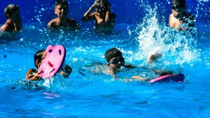 Cuáles son los chequeos que recomiendan hacerle a los niños que asisten a las colonias de vacaciones