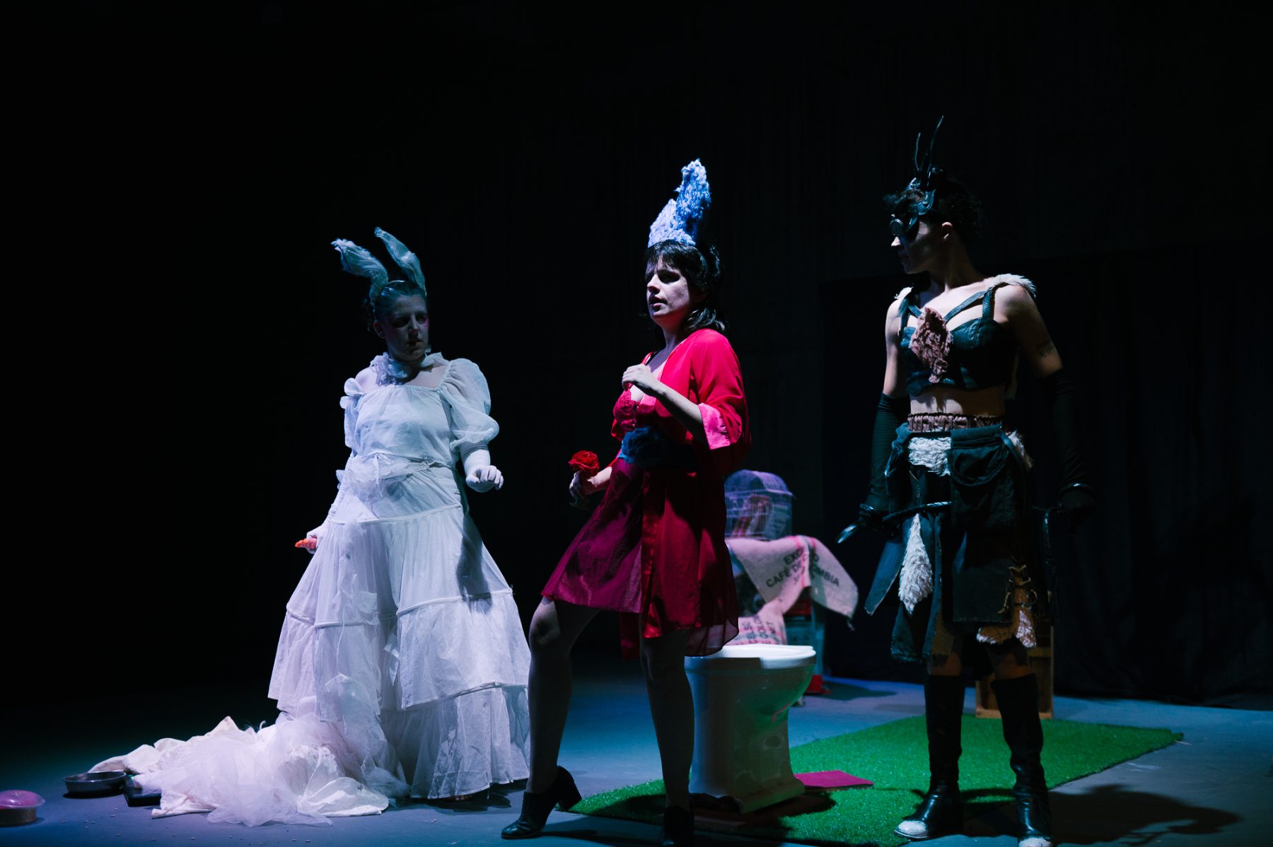 “Cuando los animales duerman” en Teneas: conejas en fuga bajo el influjo de Sandro