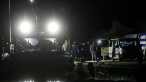 Al menos 18 migrantes murieron al hundirse un bote inflable en Grecia