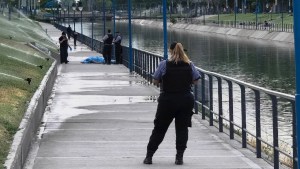 Encontraron un cuerpo en el Canal Grande de Roca: se trata de un hombre y buscan identificarlo