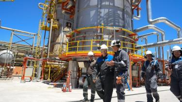 YPF inauguró la primera sala integrada con IA avanzada en la refinería de Plaza Huincul