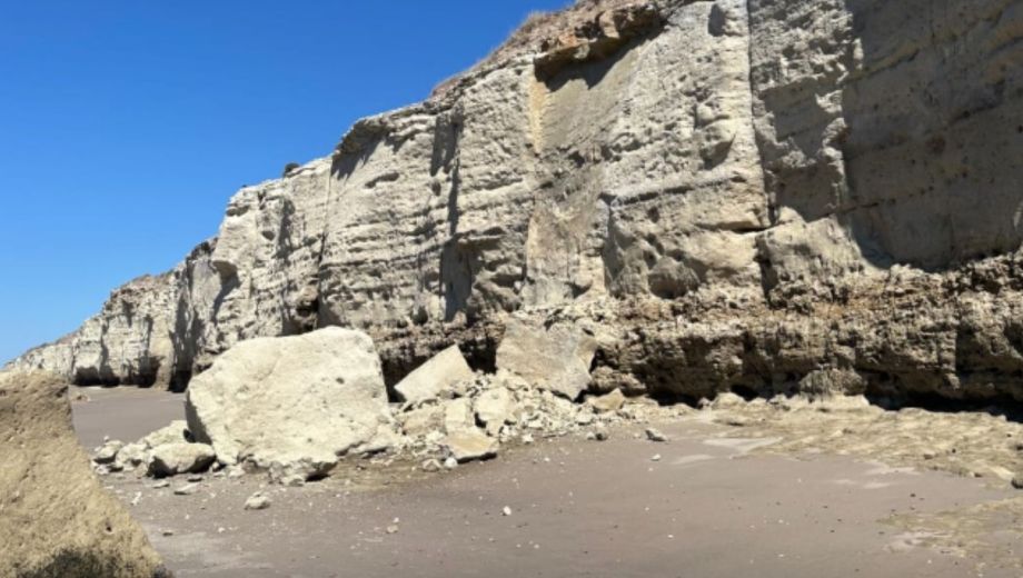 Derrumbe en Las Grutas. Foto: Informativo Hoy