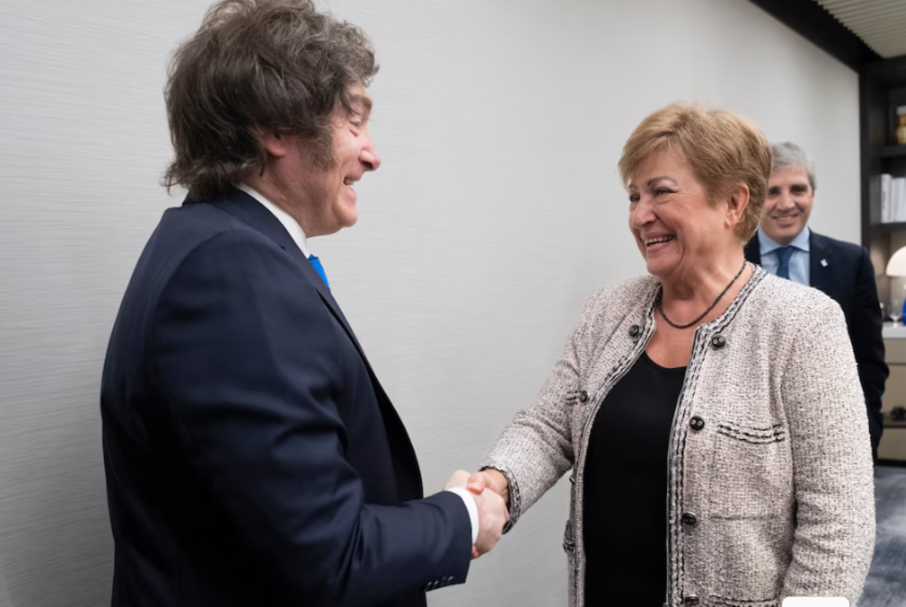 El FMI pidió a Argentina un “camino más ambicioso de acumulación de reservas” para acceder a los mercados financieros