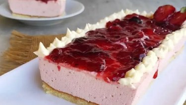 Cheesecake de frutillas sin cocción, el postre que no puede faltar en las Fiestas de Fin de Año