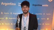 Imagen de El neuquino Iñaki Basiloff recibió el Olimpia de Plata por tercera vez en su carrera