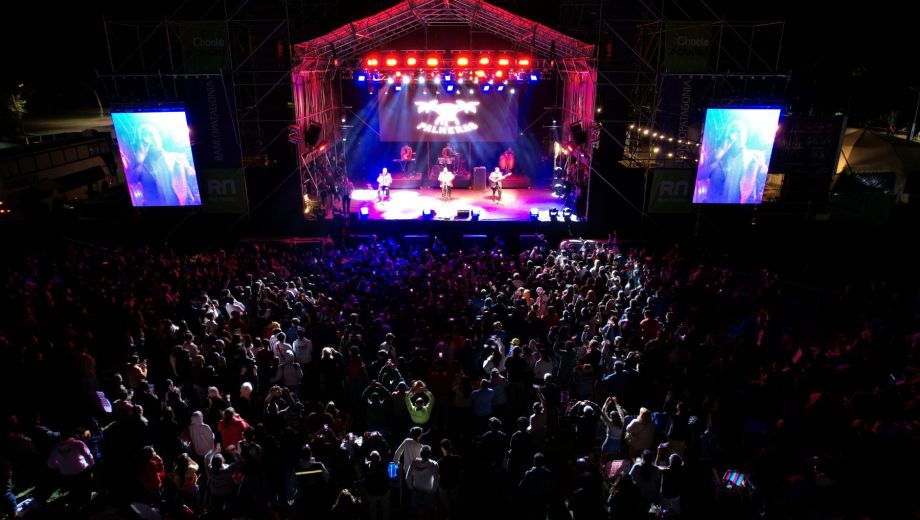 Los Palmeras en la segunda noche de la fiesta. Foto: Gentileza. 