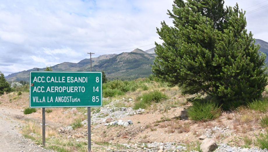 El futuro loteo privado de Bariloche  estará en la intersección de Circunvalación y Ruta 40, frente a un hipermercado mayorista. Foto: Chino Leiva