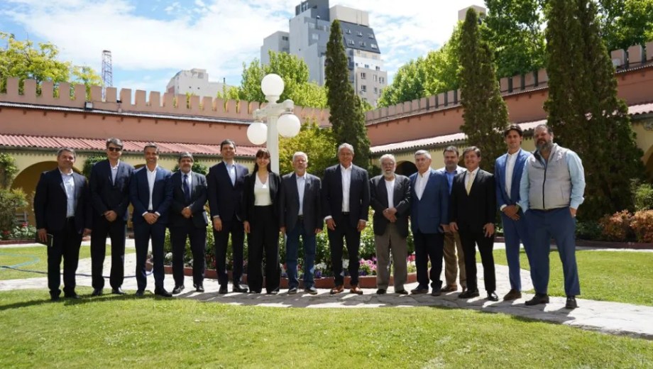 El encuentro en Casa de Gobierno y participaron referentes del sector de ambos países.