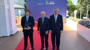 Video | Gestos mínimos y tensión intacta: así fue el reencuentro de Javier Milei y Lula Da Silva en la cumbre del Mercosur