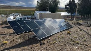 Cinco parajes inhóspitos de Río Negro ya cuentan con redes solares que llevan luz a cientos de familias