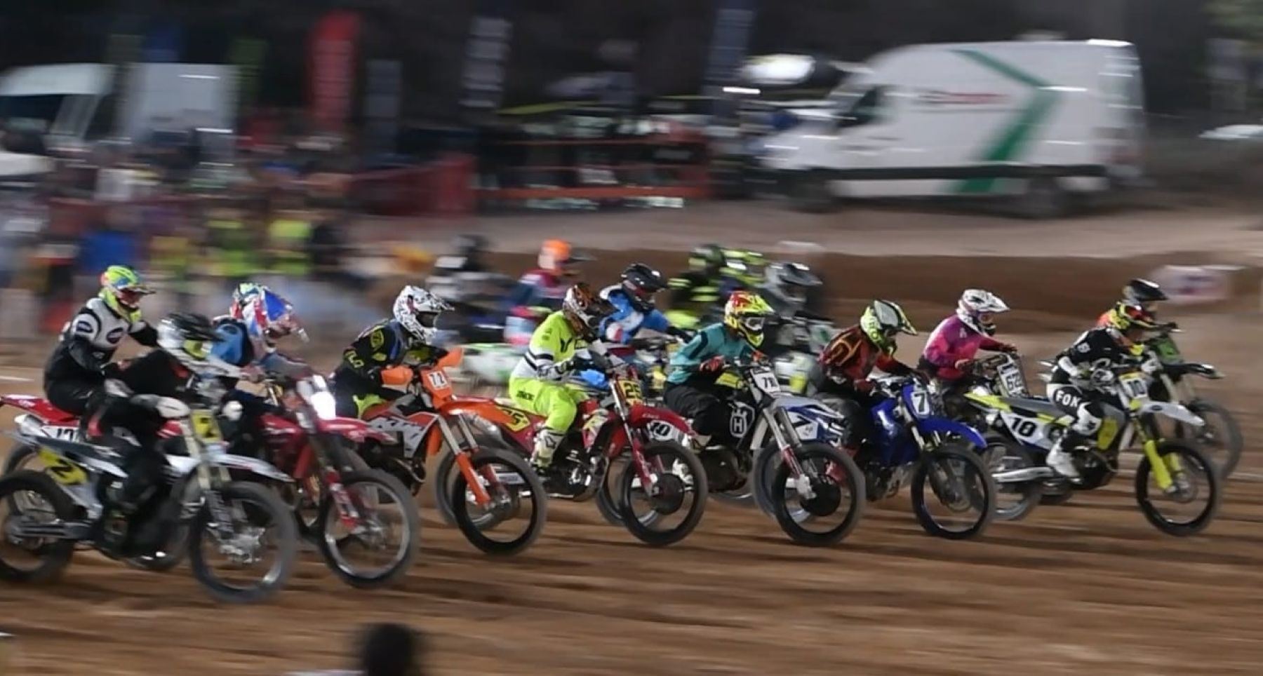 Supercross de verano: Una noche brillante, hasta que la luz dijo basta