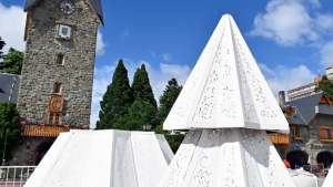 El intendente de Bariloche dispuso 80 millones de pesos para comprar 4.500 cajas navideñas