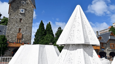 El intendente de Bariloche dispuso 80 millones de pesos para comprar 4.500 cajas navideñas