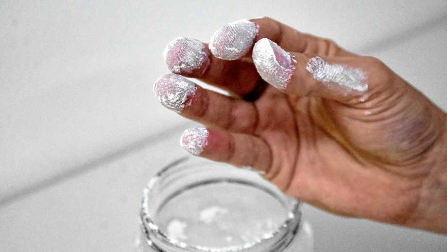 ¡Manos impermeables!
Un experimento en el que vamos a meter las manos en el agua y ¡saldrán secas!. Foto: Matías Subat 
