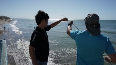 Pesca deportiva en Las Grutas: habrá control municipal, señalización y límites de horario