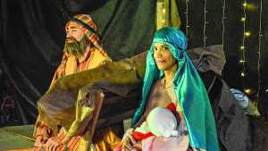 Pesebre viviente en Roca: un espectáculo navideño con más de 50 actores
