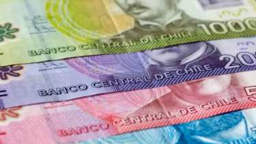 Hoy 4 de febrero: cómo se cotiza el peso chileno y el dólar para tus compras en Chile