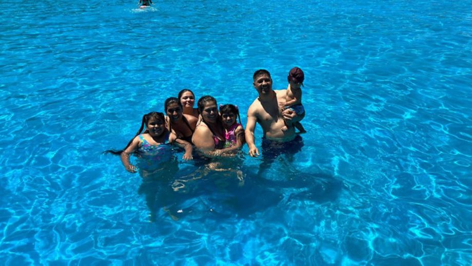 Cipolletti ya inauguró la pileta municipal. Foto: Gentileza. 