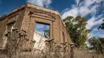 Imagen de Entre ruinas y rieles: dónde queda el pueblo olvidado que atrapa a los amantes del turismo rural