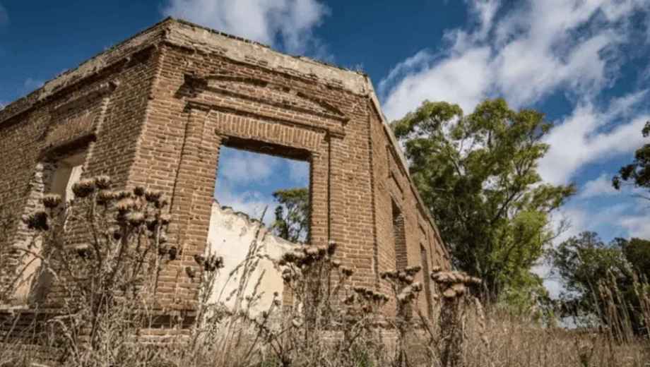 Silencio, paisaje abierto y construcciones antiguas a pocas horas del mar. Foto: gentileza.