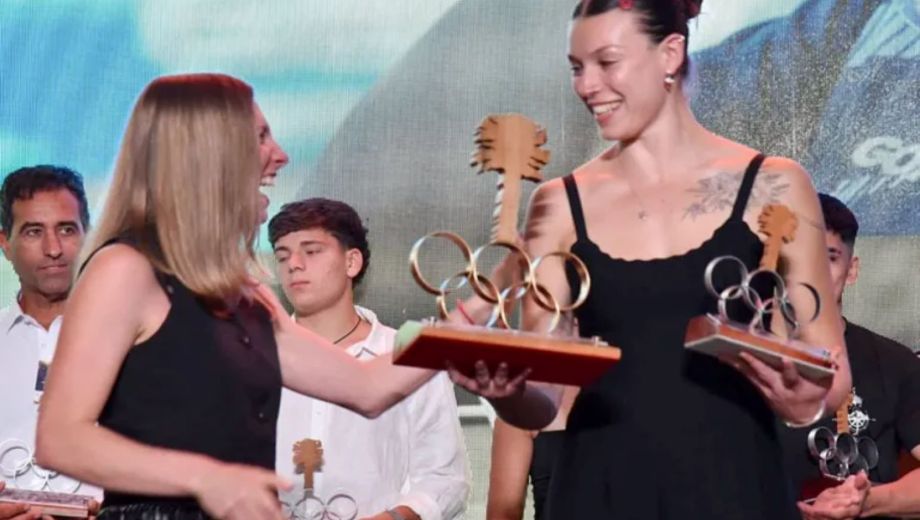Bonomi, la menor del año, recibió el premio de manos de la ministra Josefina Codermatz. 