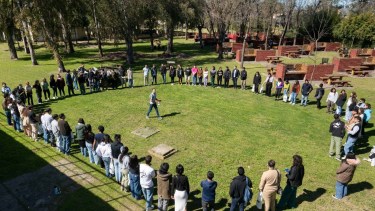 Cuando un tejido social se está rompiendo, la conversación se vuelve reparación