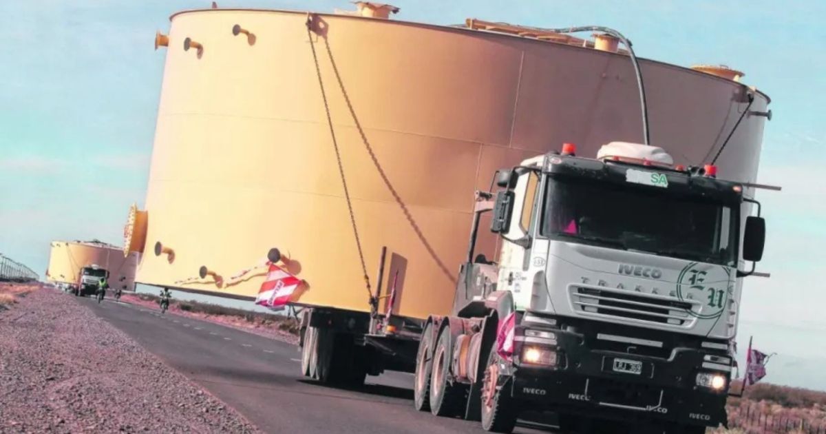 Demoras en Añelo por traslado de estructuras petroleras este 23 de julio