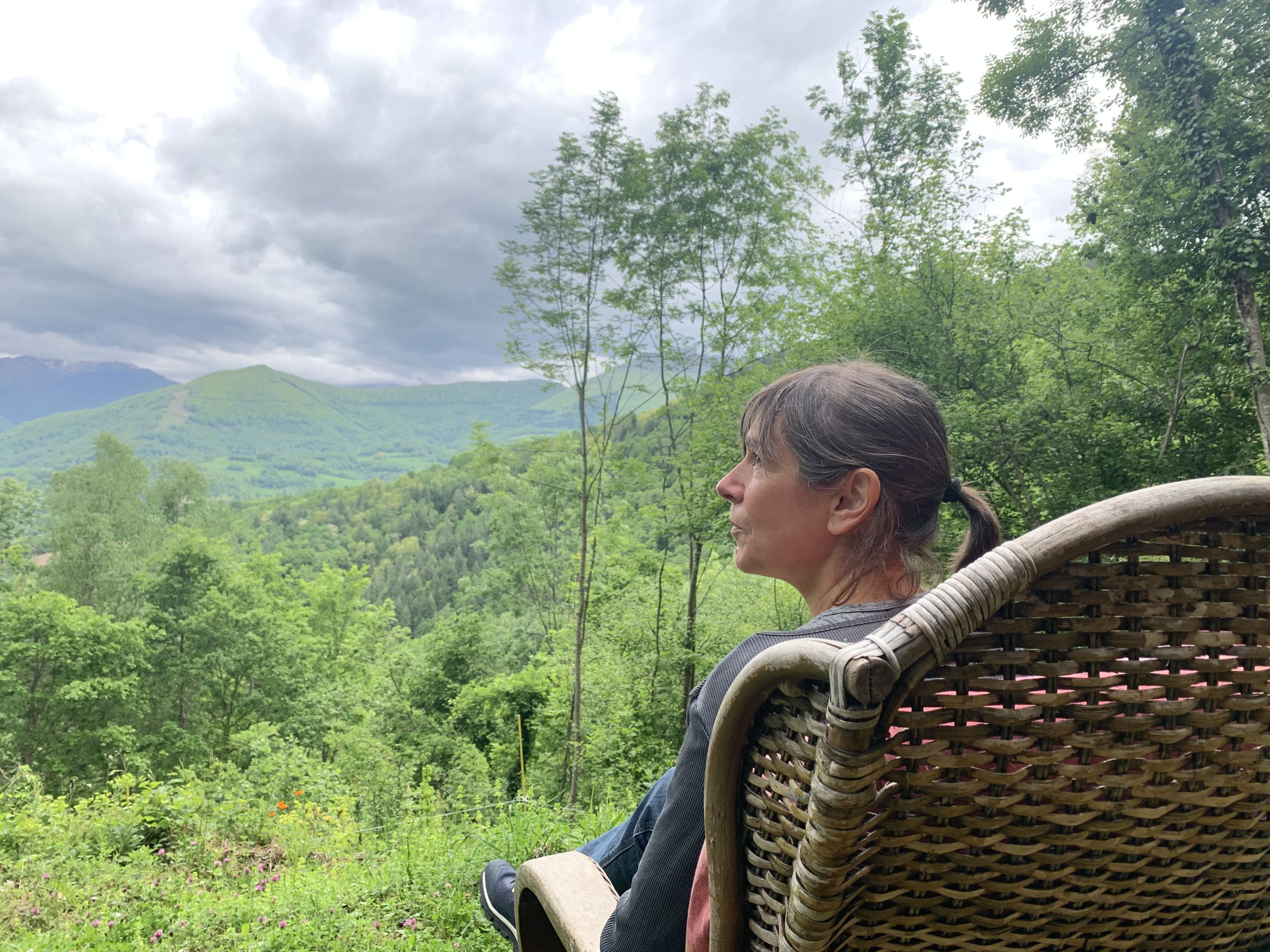 «Caída de las nubes», la nueva novela de la escritora francesa que vive alejada de todo, sin agua ni electricidad