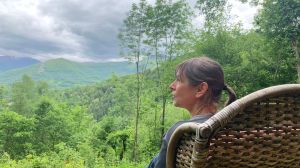 «Caída de las nubes», la nueva novela de la escritora francesa que vive alejada de todo, sin agua ni electricidad