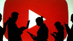 Del scroll al pago: por qué YouTube, Instagram y TikTok influyen más que cualquier anuncio