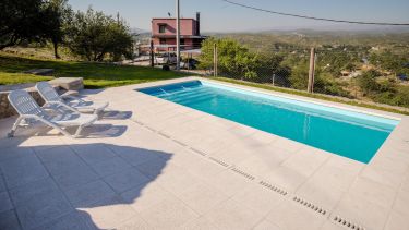 Ola de calor en Neuquén y Río Negro: ¿cómo transformar el patio en un refugio térmico este verano 2026?