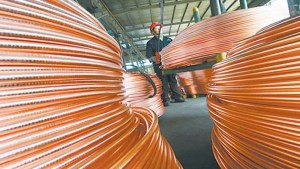 Déficit de cobre en 2026: la transición energética triplicará la demanda global al 2045 