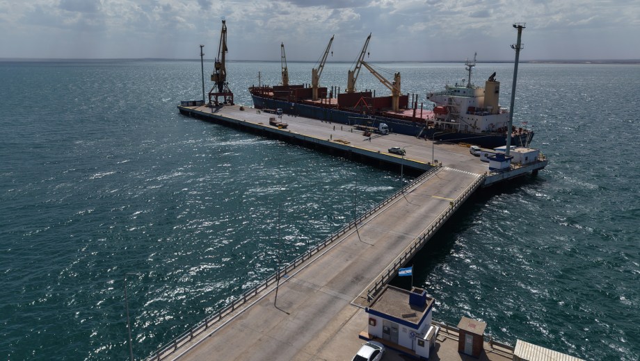 Un paso central del proceso fue la consolidación del marco normativo para regular la actividad portuaria provincial. Foto Gobierno de Río Negro.