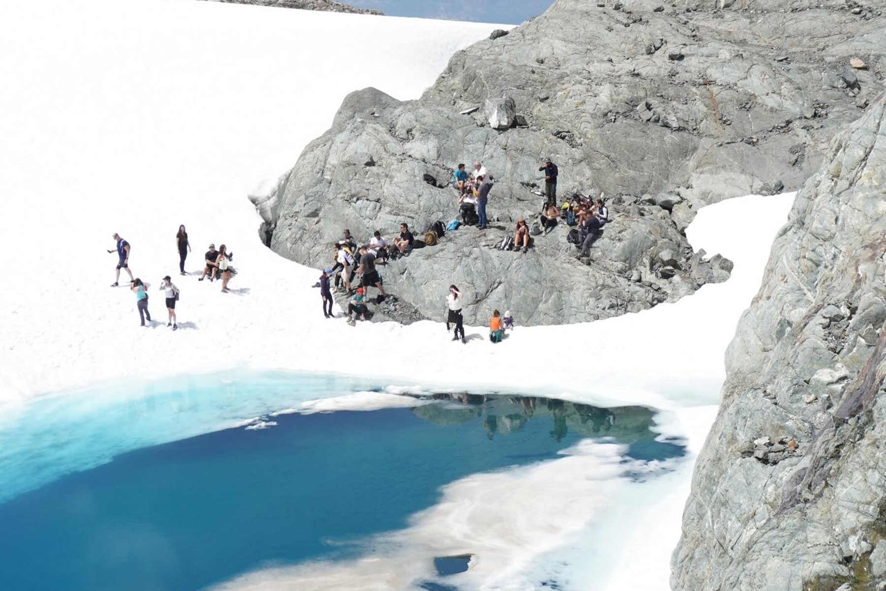 El Bolsón: camino al hielo de la laguna El Ventisquero en pleno verano ...