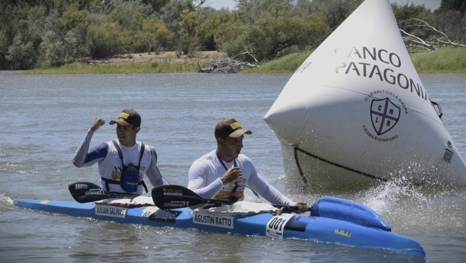 Agustín Ratto y Julián Salinas se quedaron con el séptimo parcial de la Regata y siguen segundos en la general detrás de los hermanos Balboa. (Foto/ Daniel Nahuelcura)