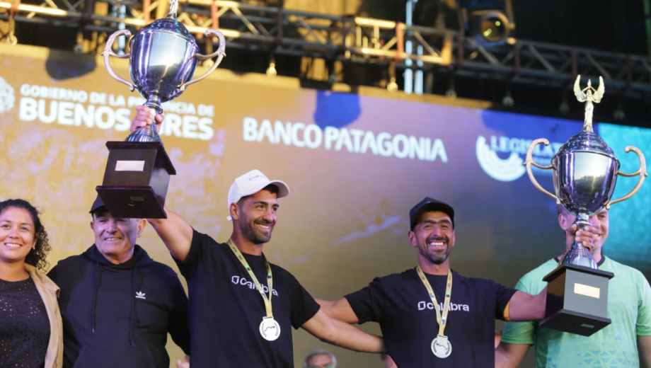 Franco y Dardo Balboa, los ganadores de la Regata 2026 en K2 senior. Foto Juan Macri.